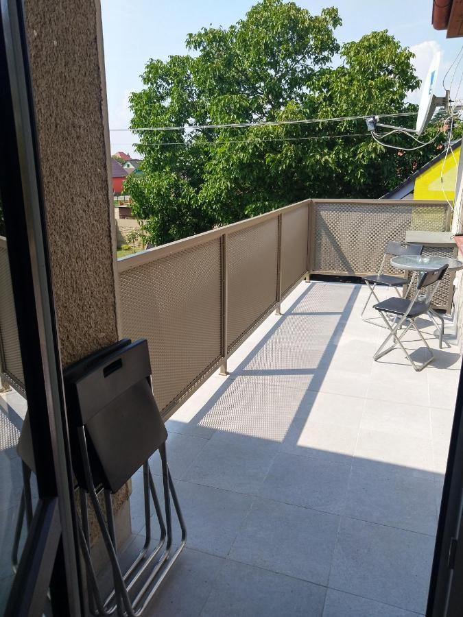 Alisa Apartments Kostomlaty nad Labem Екстериор снимка