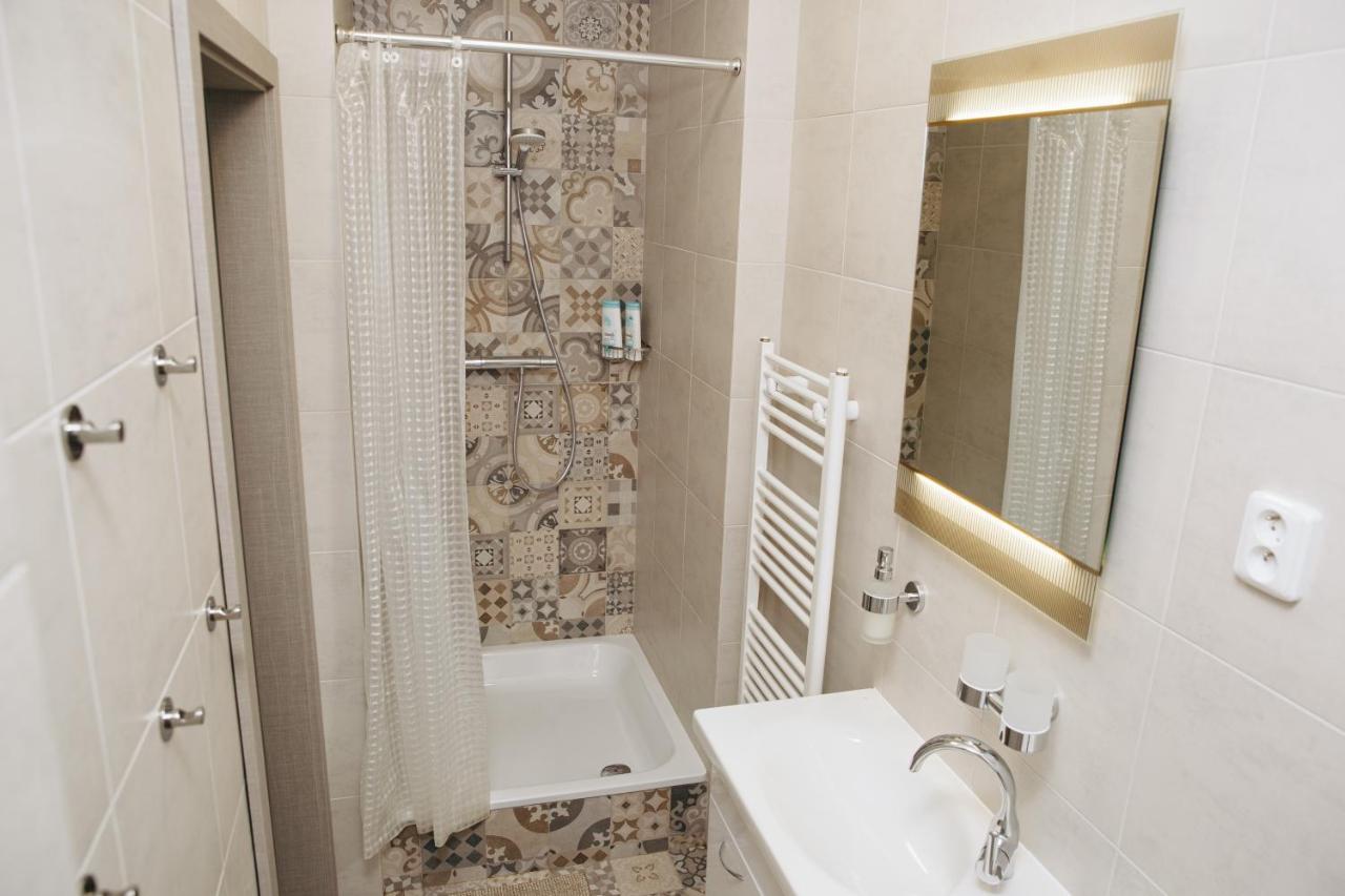 Alisa Apartments Kostomlaty nad Labem Екстериор снимка