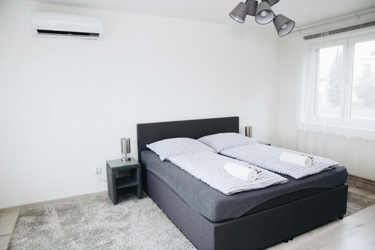 Alisa Apartments Kostomlaty nad Labem Екстериор снимка