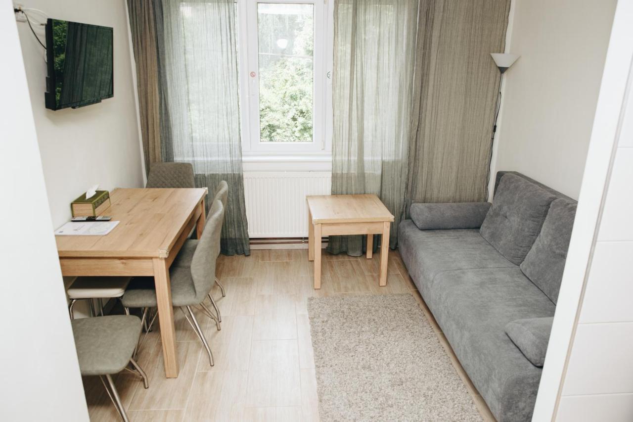 Alisa Apartments Kostomlaty nad Labem Екстериор снимка