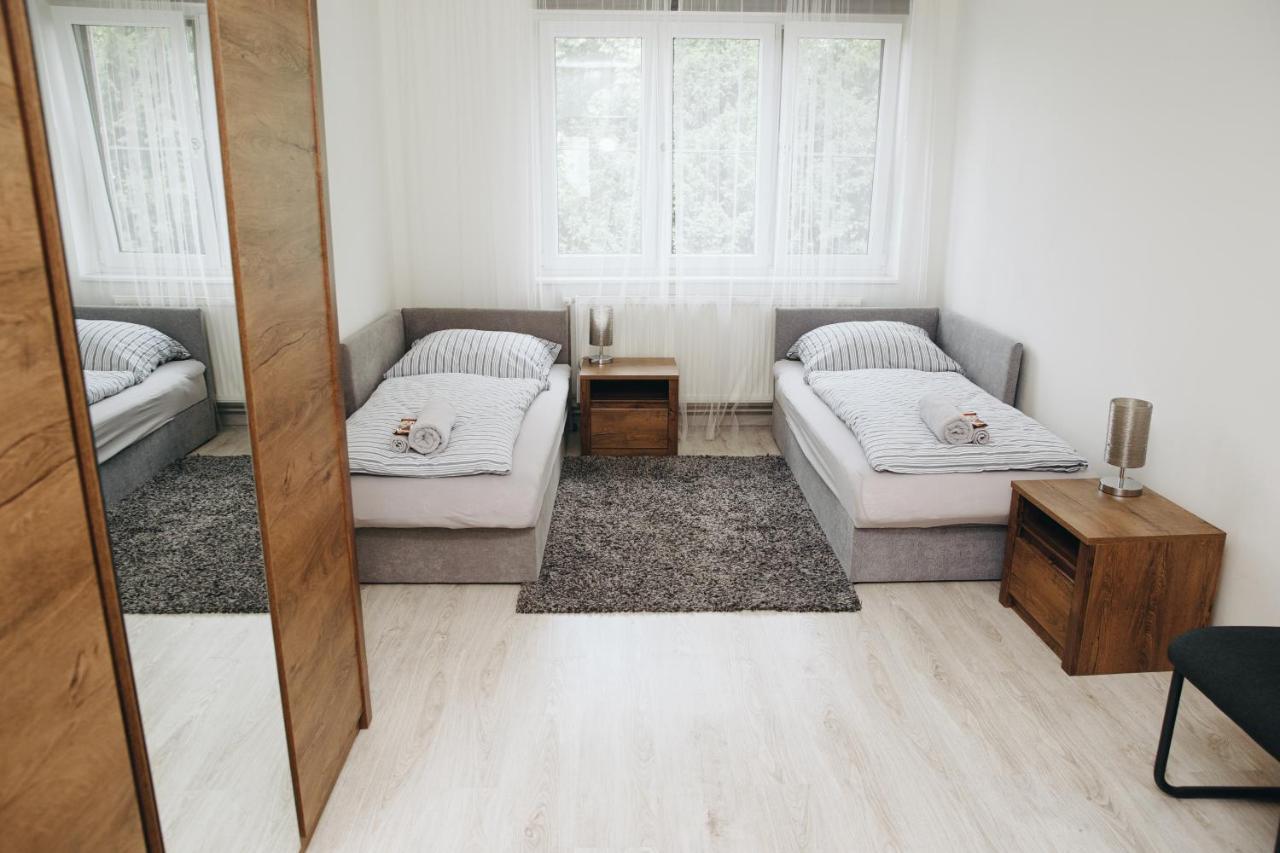 Alisa Apartments Kostomlaty nad Labem Екстериор снимка